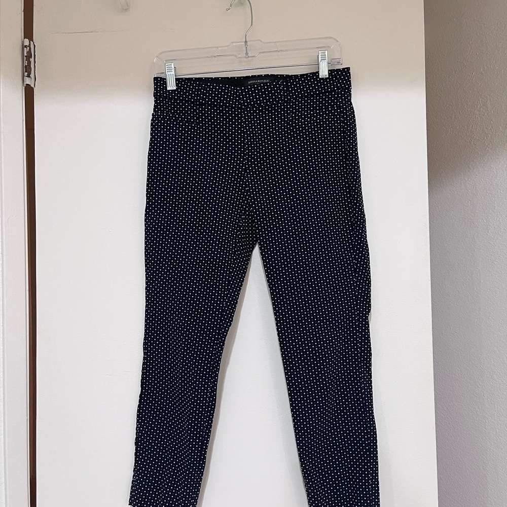 Banana Republic Women’s Navy and White Patterned Pants